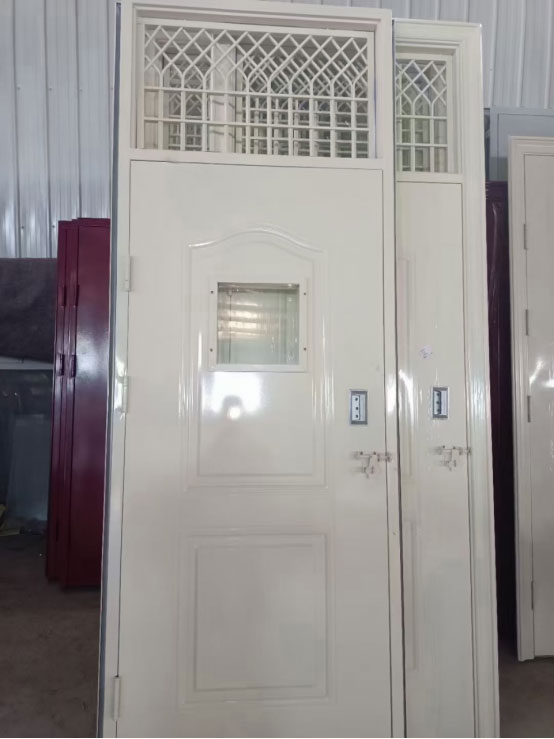 青铜峡学校教室门 青铜峡学校教室门