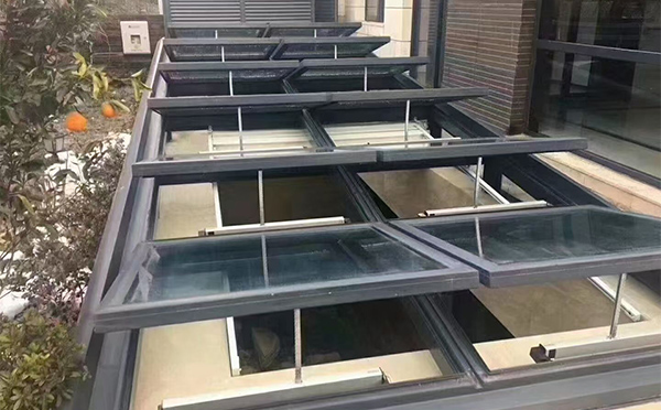 某轨道交通车辆维修车间青铜峡排烟窗应用