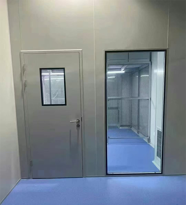 学校教学楼完成青铜峡防火门标准化安装